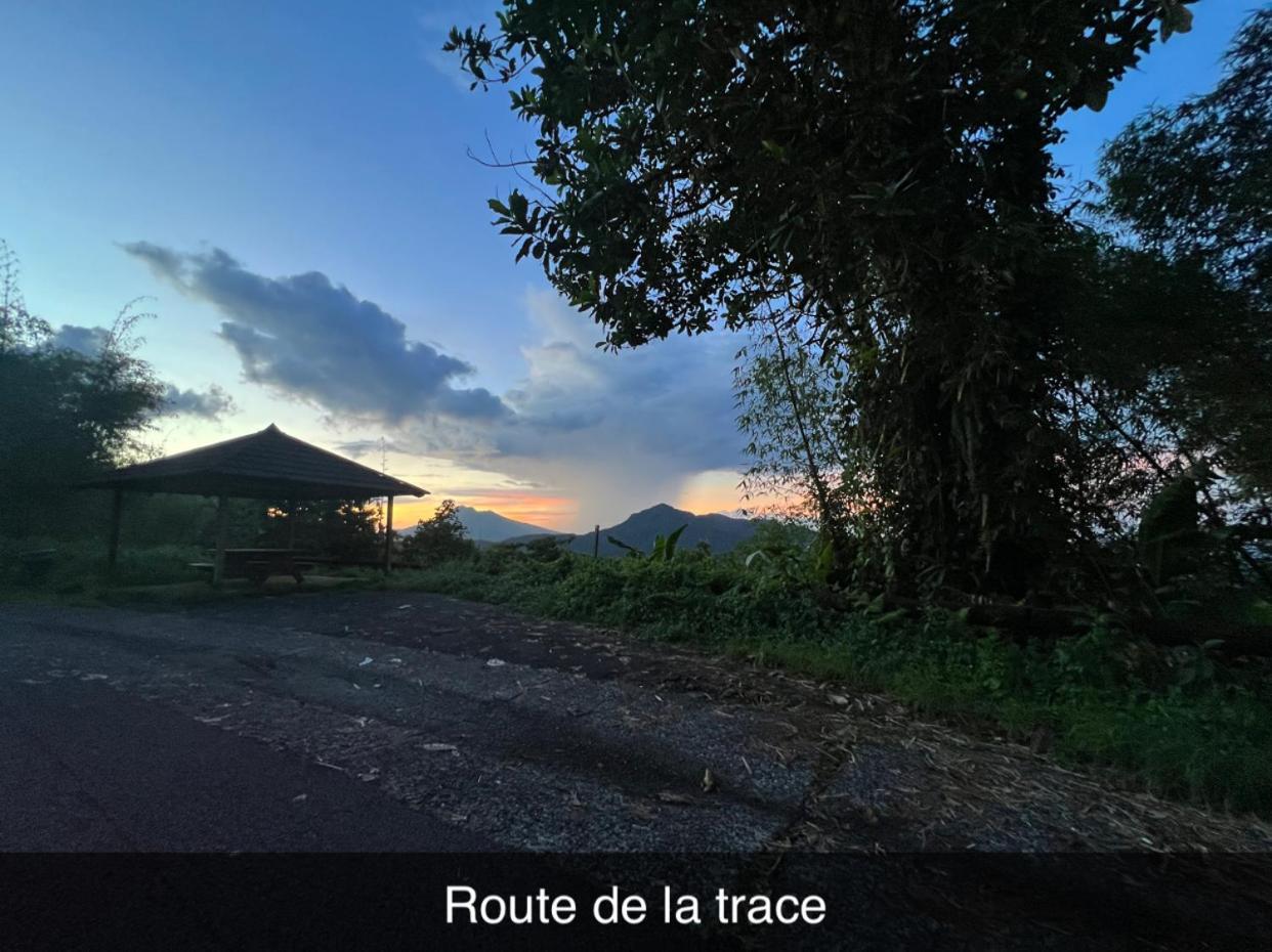 Le Ketmie Nature Et Decouverte Fond-Saint-Denis Εξωτερικό φωτογραφία